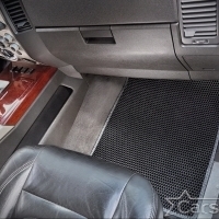 Коврики текстильные на Infiniti QX56 I 3 ряда (2004-2010)
